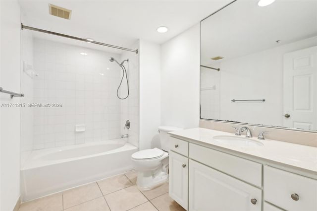 2000 N Bayshore Dr 304, Miami, FL 33137