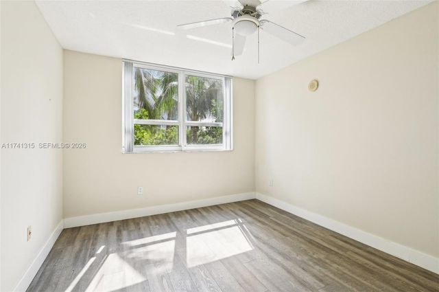 2000 N Bayshore Dr 304, Miami, FL 33137