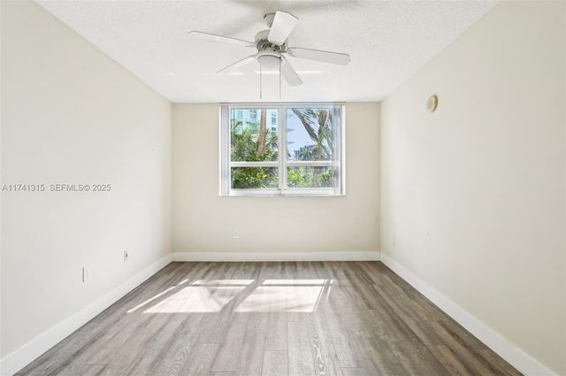 2000 N Bayshore Dr 304, Miami, FL 33137