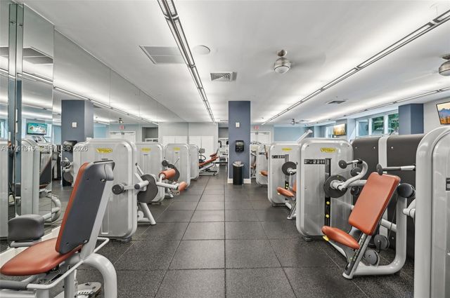 2000 N Bayshore Dr 304, Miami, FL 33137