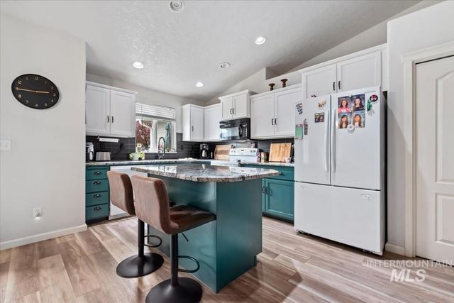 3315 W Acarrera Ct, Meridian, ID 83642