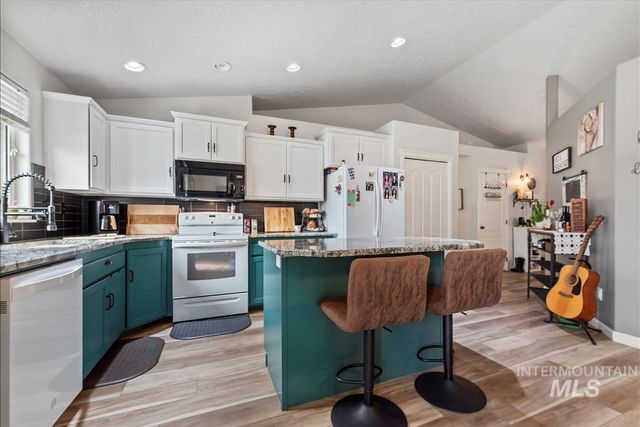 3315 W Acarrera Ct, Meridian, ID 83642