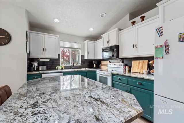 3315 W Acarrera Ct, Meridian, ID 83642