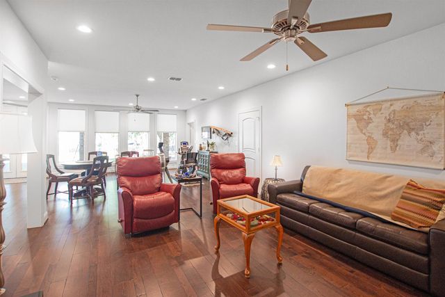 15722 Timberhill Dr, Flint, TX 75762