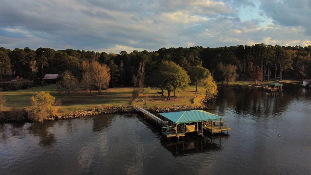 15722 Timberhill Dr, Flint, TX 75762