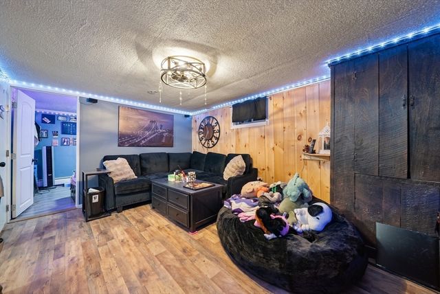 4 Pulver Drive, Peabody, MA 01960