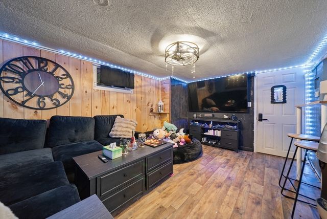 4 Pulver Drive, Peabody, MA 01960