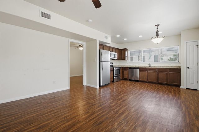 302 W San Antonio ST 101, San Marcos, TX 78666
