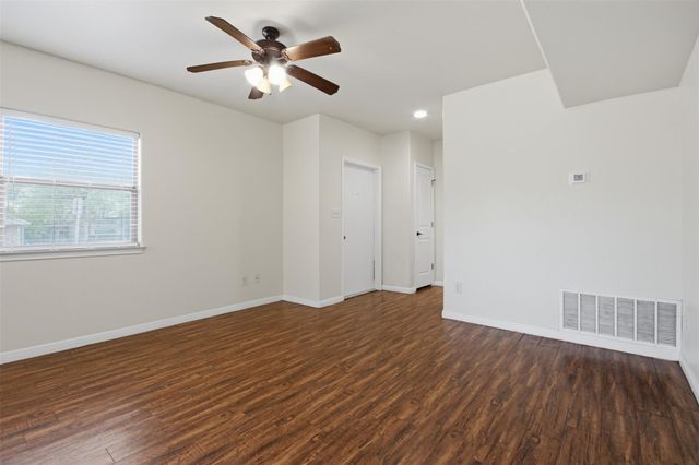 302 W San Antonio ST 101, San Marcos, TX 78666