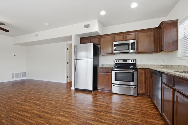302 W San Antonio ST 101, San Marcos, TX 78666