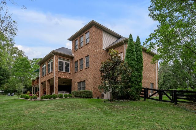 589 Avawam Drive, Richmond, KY 40475