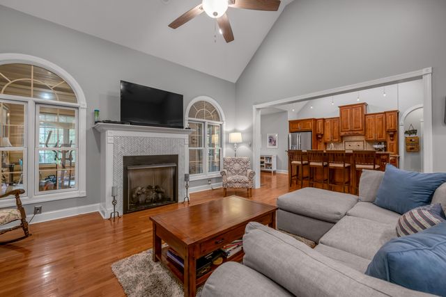 589 Avawam Drive, Richmond, KY 40475