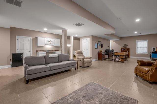 589 Avawam Drive, Richmond, KY 40475