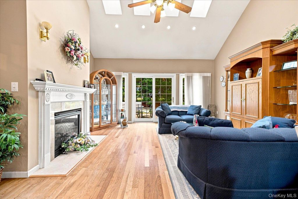 196 Pond View Drive, Port Washington, NY 11050 — photo 4