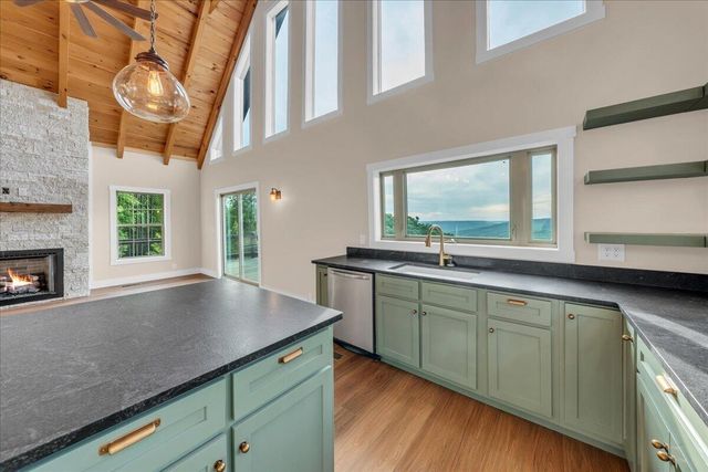 315 Morris Point Lane, South Pittsburg, TN 37380