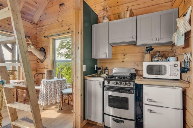 315 Morris Point Lane, South Pittsburg, TN 37380