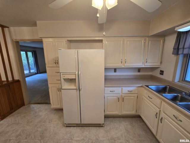 2 Webster Hill Street, Mt Vernon, IL 62864