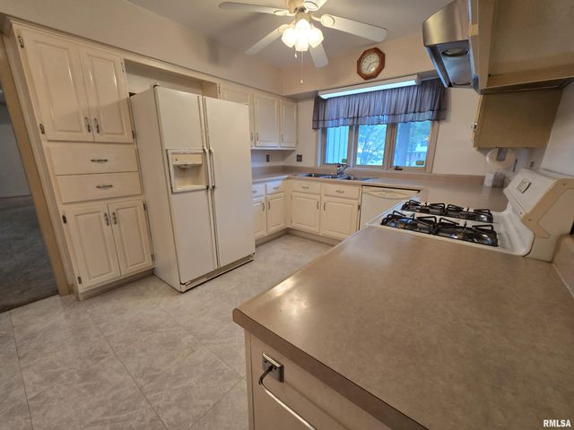 2 Webster Hill Street, Mt Vernon, IL 62864