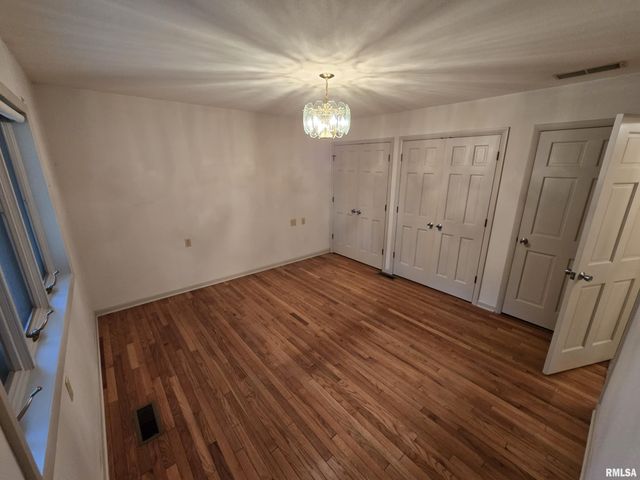 2 Webster Hill Street, Mt Vernon, IL 62864