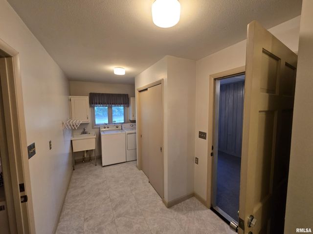 2 Webster Hill Street, Mt Vernon, IL 62864