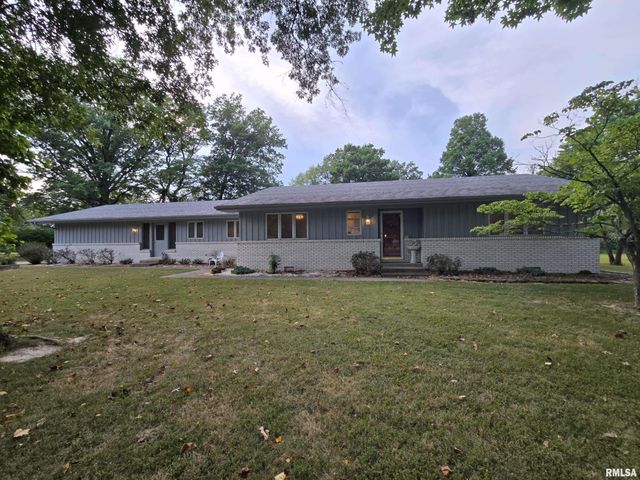 2 Webster Hill Street, Mt Vernon, IL 62864