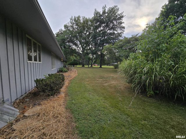 2 Webster Hill Street, Mt Vernon, IL 62864