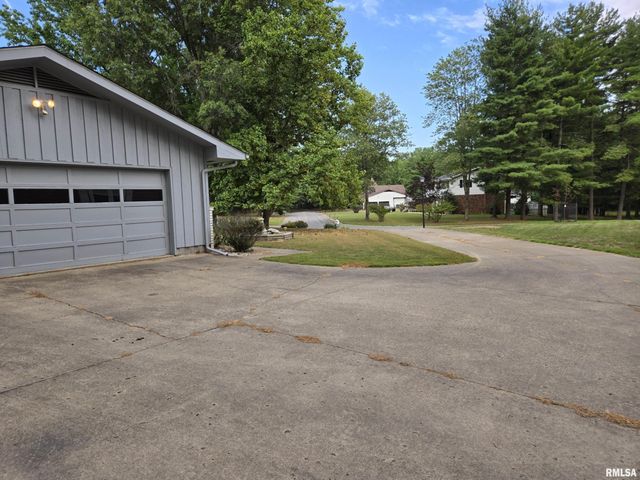 2 Webster Hill Street, Mt Vernon, IL 62864