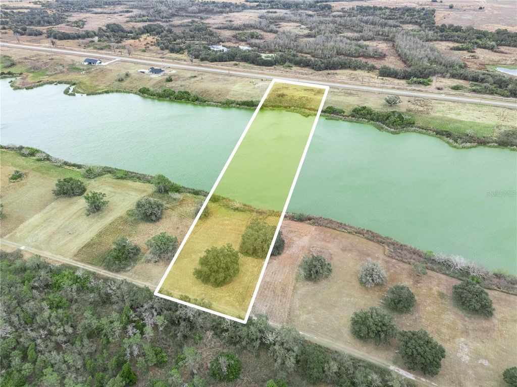 Image 14 of property listing at 10349 COUNTY ROAD 555, Fort Meade, FL 33841