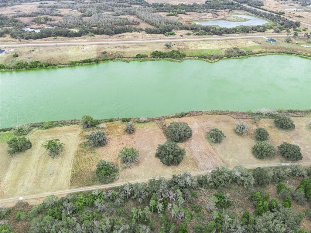 Image 9 of property listing at 10349 COUNTY ROAD 555, Fort Meade, FL 33841