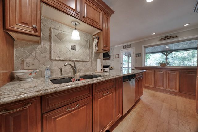 1515 Tanglewood Drive W, Hideaway, TX 75771