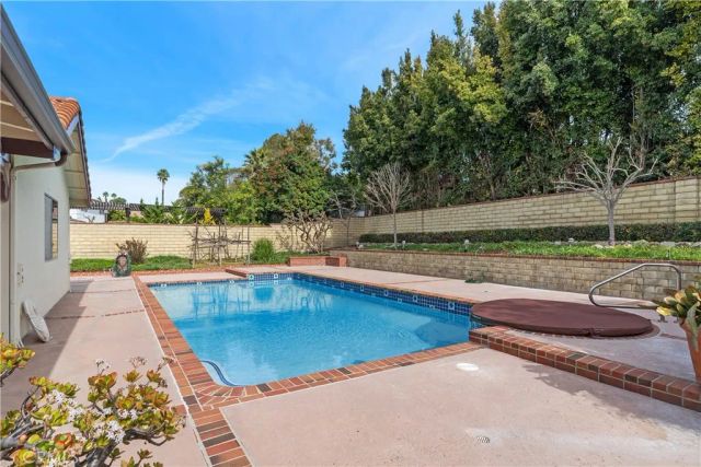 28630 Meadowmist Drive, Rancho Palos Verdes, CA 90275