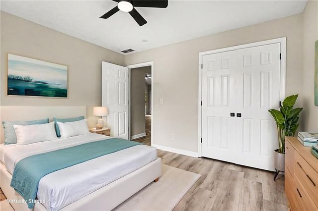 5316 Valley Forest Way, Flowery Branch, GA 30542