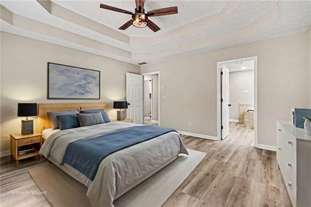 5316 Valley Forest Way, Flowery Branch, GA 30542