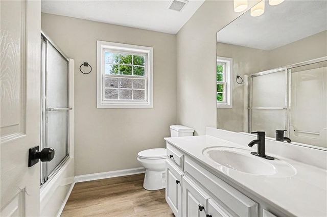 5316 Valley Forest Way, Flowery Branch, GA 30542