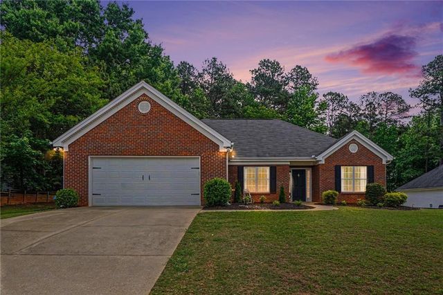 5316 Valley Forest Way, Flowery Branch, GA 30542