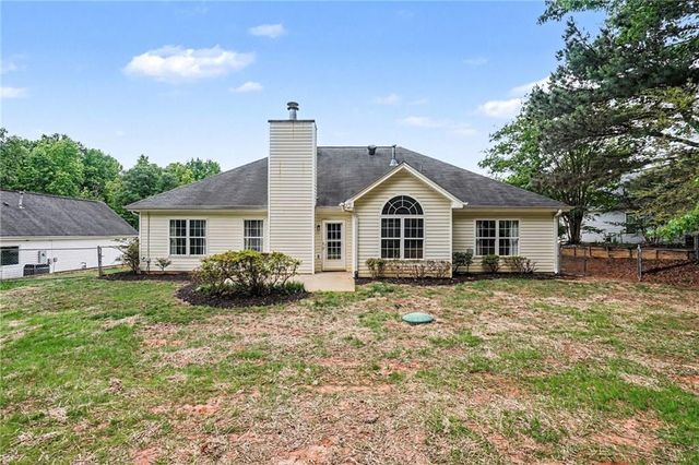 5316 Valley Forest Way, Flowery Branch, GA 30542