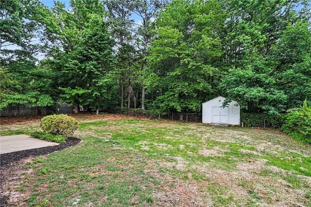 5316 Valley Forest Way, Flowery Branch, GA 30542