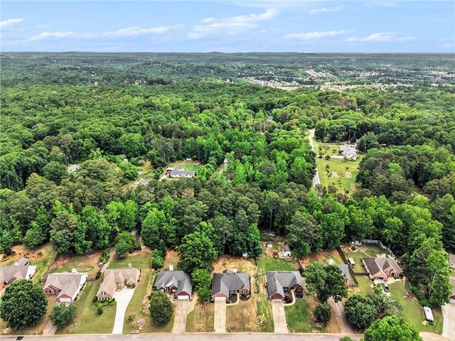 5316 Valley Forest Way, Flowery Branch, GA 30542