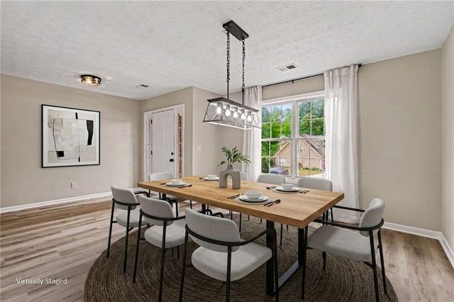 5316 Valley Forest Way, Flowery Branch, GA 30542