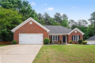 5316 Valley Forest Way, Flowery Branch, GA 30542