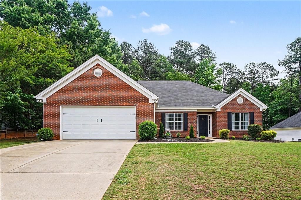 5316 Valley Forest Way, Flowery Branch, GA 30542