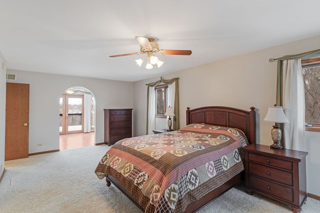 1606 W August Lane, Mchenry, IL 60051