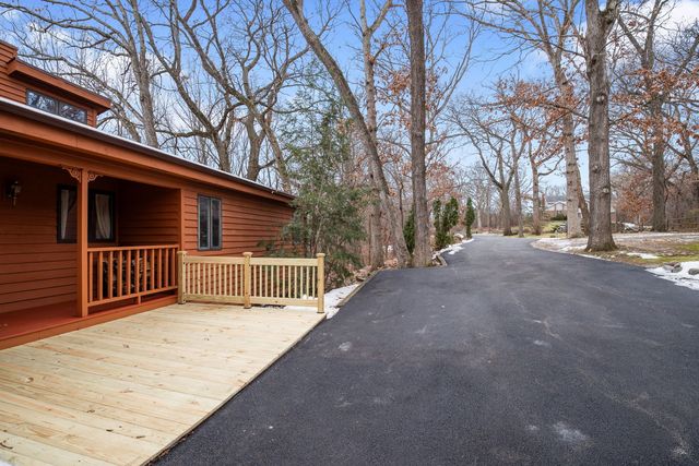 1606 W August Lane, Mchenry, IL 60051