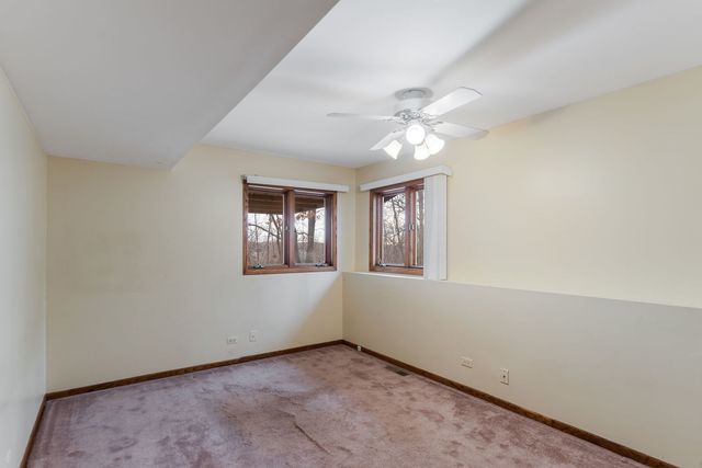 1606 W August Lane, Mchenry, IL 60051