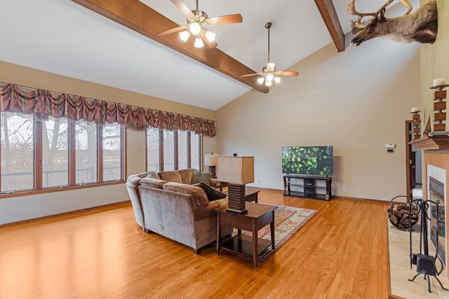 1606 W August Lane, Mchenry, IL 60051