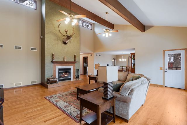 1606 W August Lane, Mchenry, IL 60051