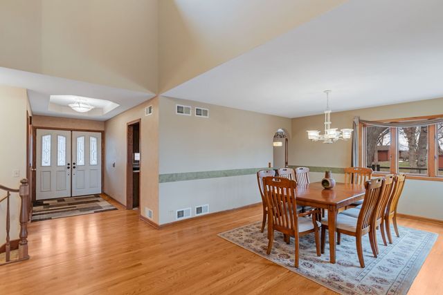 1606 W August Lane, Mchenry, IL 60051