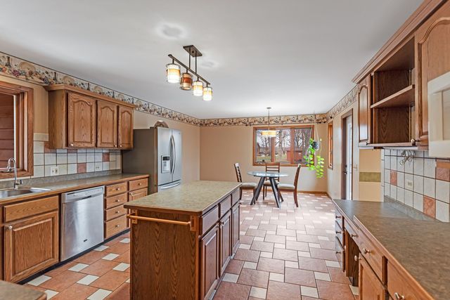 1606 W August Lane, Mchenry, IL 60051