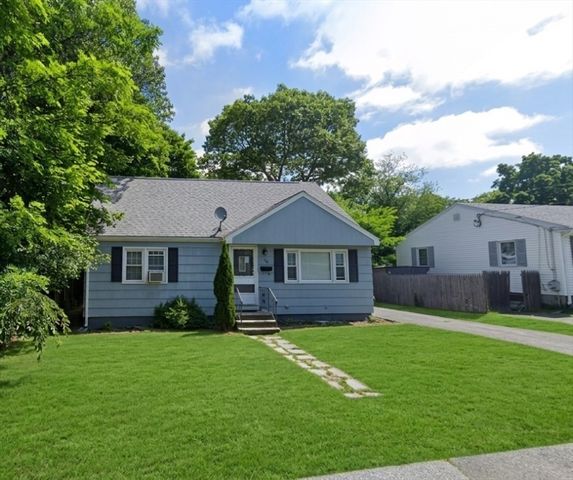 16 Longwood Avenue, Peabody, MA 01960
