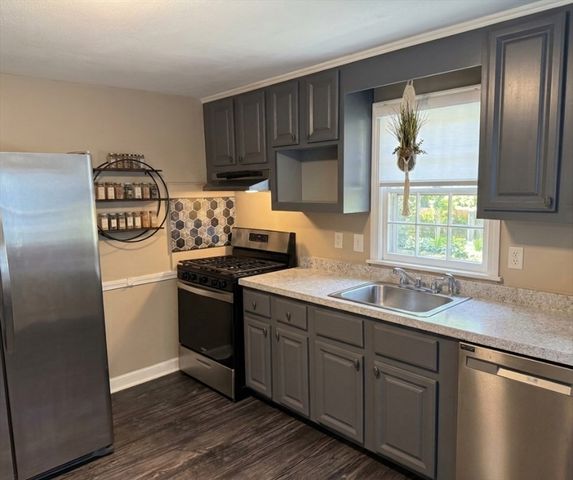 16 Longwood Avenue, Peabody, MA 01960